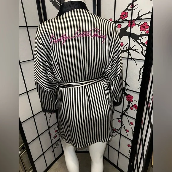 Striped satin belted robe - Picture 2 of 2